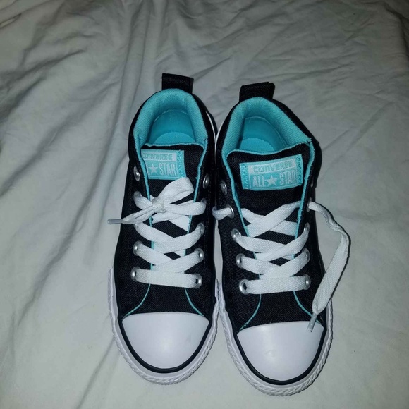 Childrens clothes and shoes - Picture 3 of 3